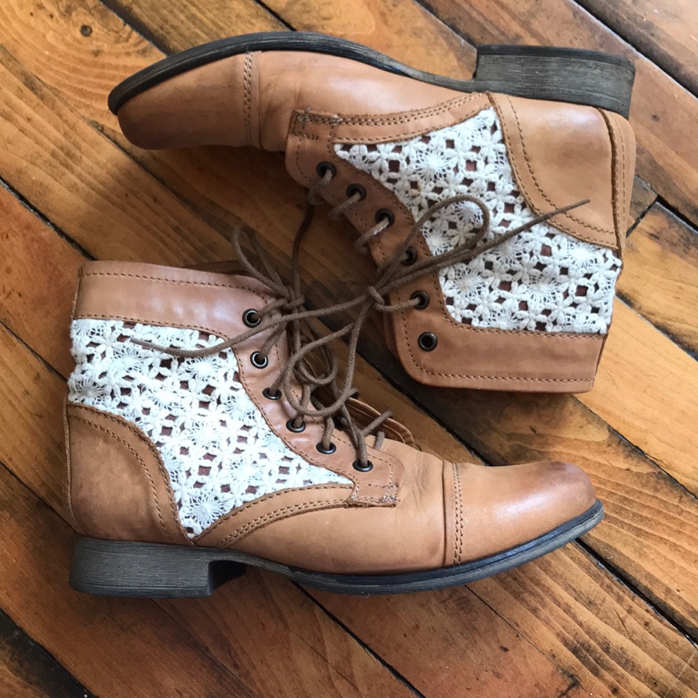 Steve Madden Lace & Brown Combat Boots